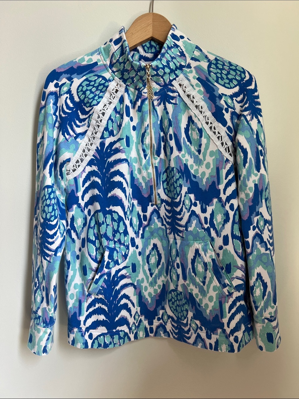 Lilly Pulitzer | Blue Pineapple Patterned Zip-Front Pullover Top #27632 Sz M